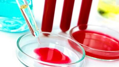 Analyse du sang pour les parasites